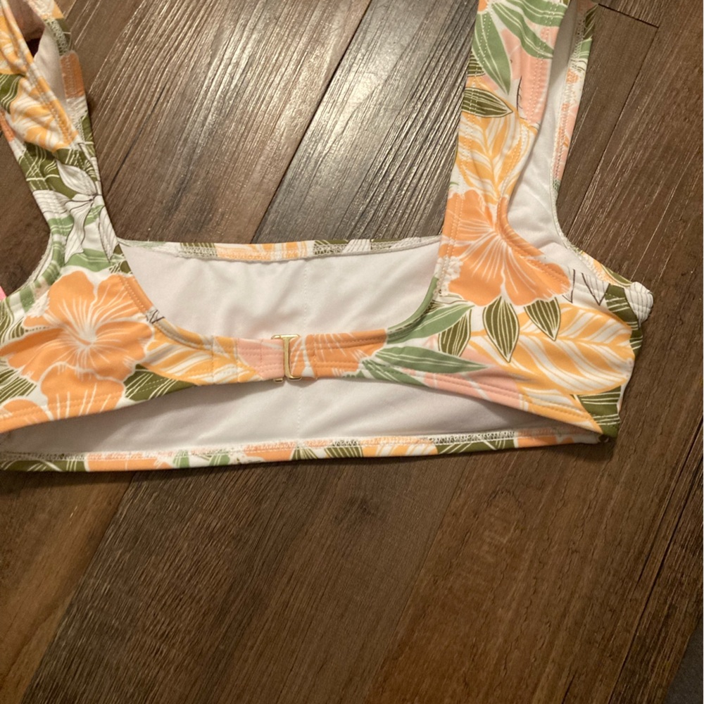 Xhilaration Medium Floral Bikini Top NWT - Picture 2 of 2